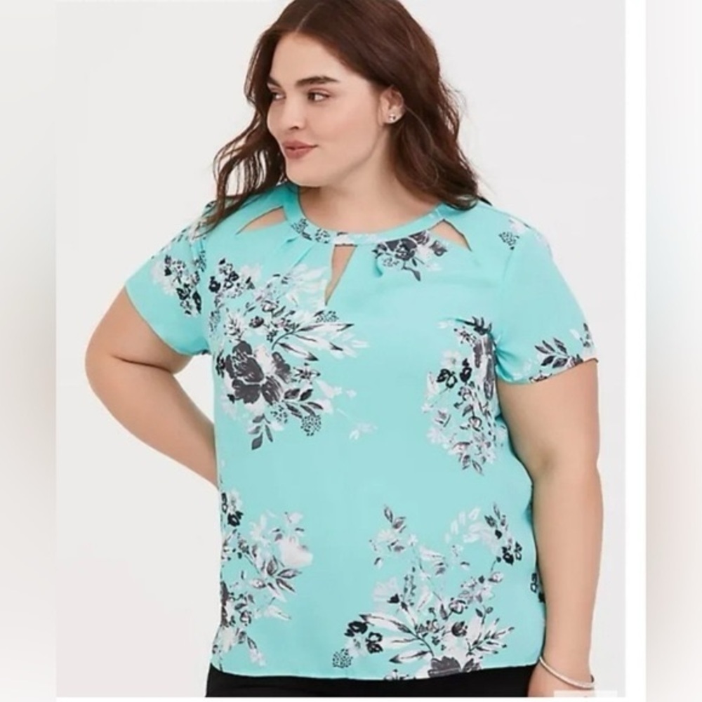 Torrid Georgette Cut Out Blouse Mint Floral Short Sleeve Size 3Xl